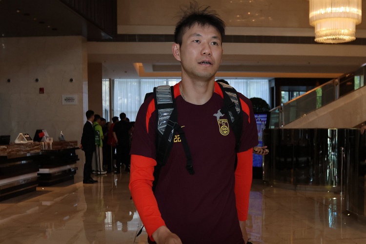 李源一3次助攻位居助攻榜榜首，李璇：再看伊萬發(fā)言覺得有種錯亂