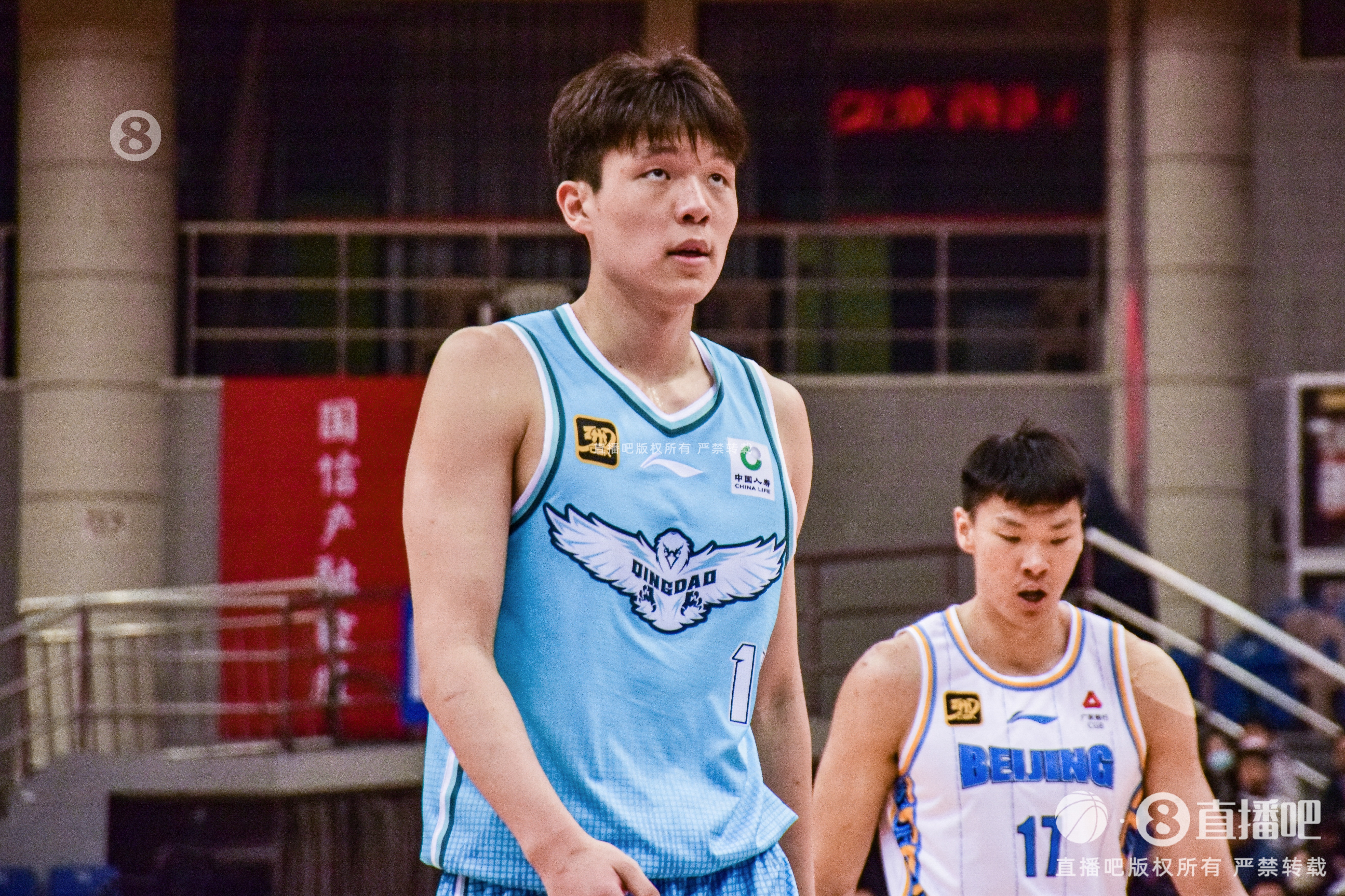 內線攻防俱佳！楊瀚森半場10分鐘4中3砍9分11板&另有3斷2帽