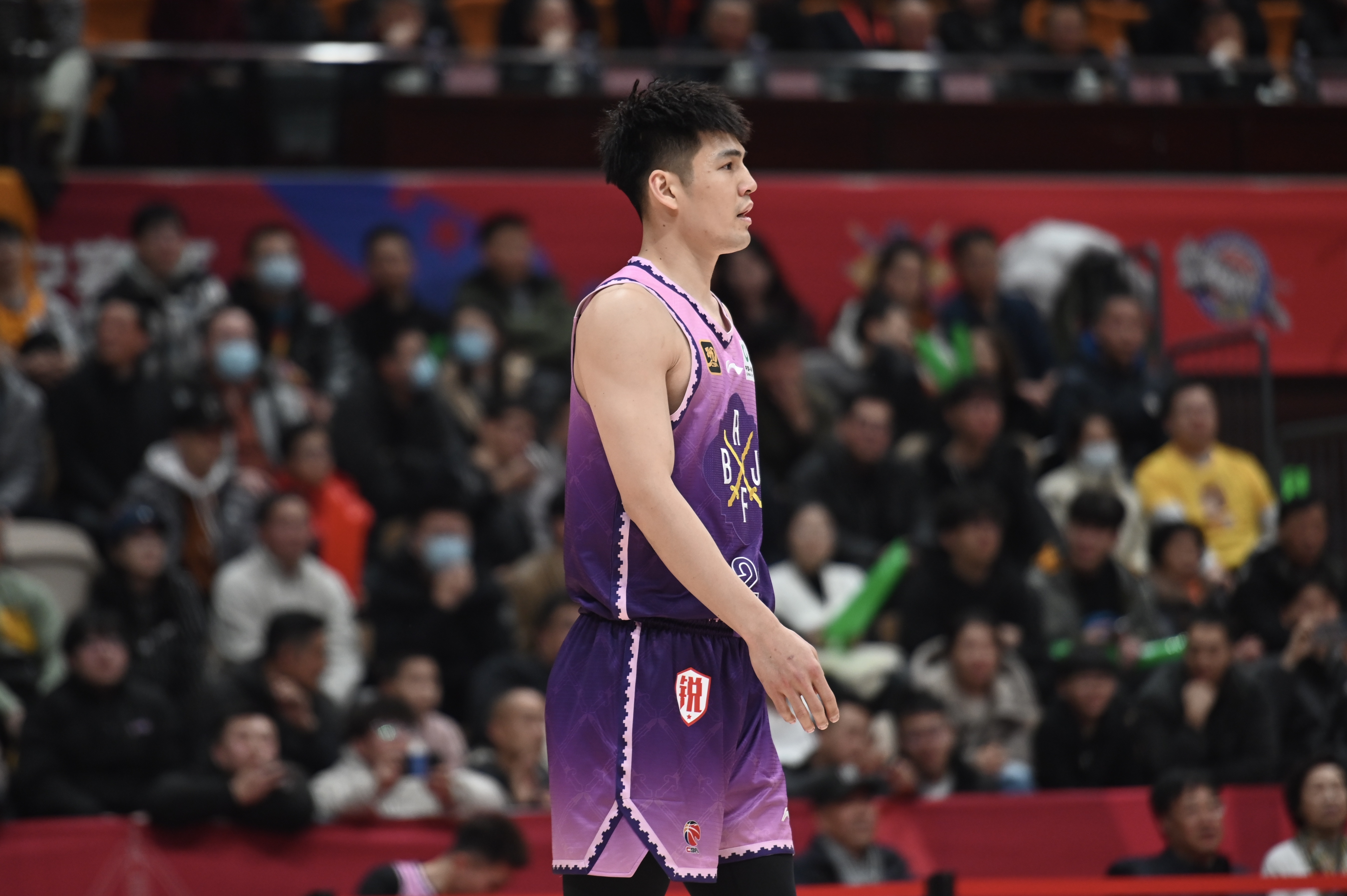 表現(xiàn)可以！陳國豪8中5拿到13分3板1斷